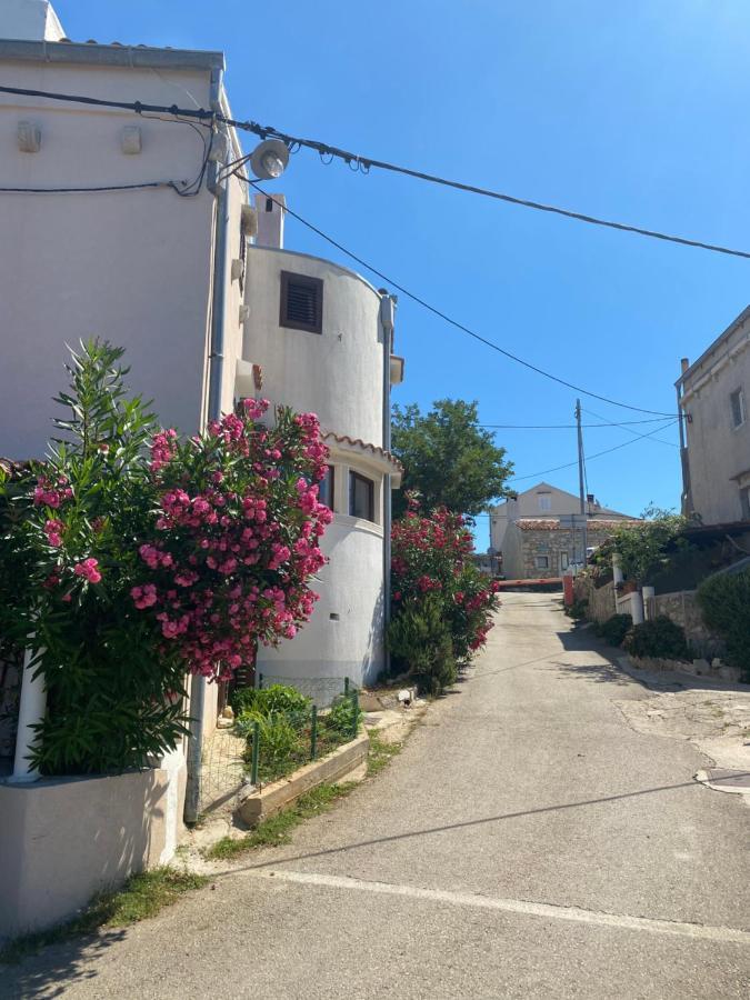 Vita Vacation Home Ustrine エクステリア 写真