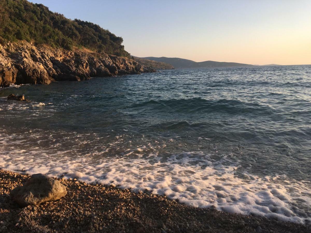 Vita Vacation Home Ustrine エクステリア 写真